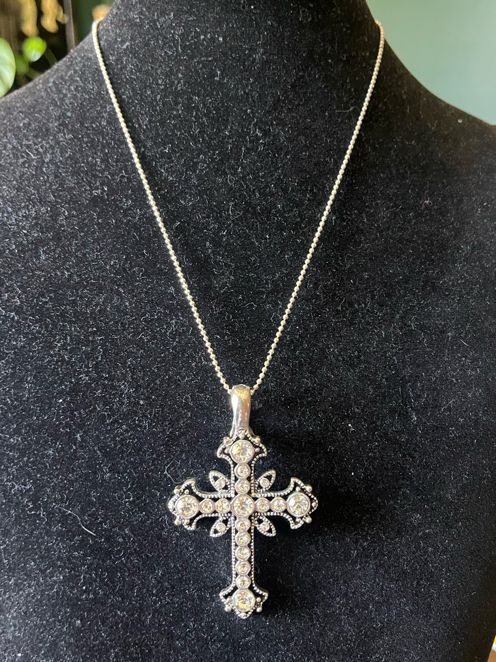 Vintage Y2K Premier Designs Bling Rhinestone  Gothic Cross Necklace Silver Tone